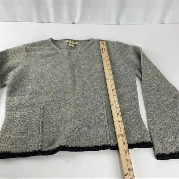 Eddie Bauer Womens Large 100% Wool Sweater Gray, Cropped Length - Picture 4 of 10
